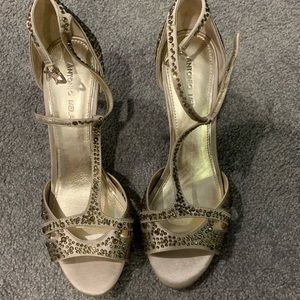 Antonio Melani Pumps